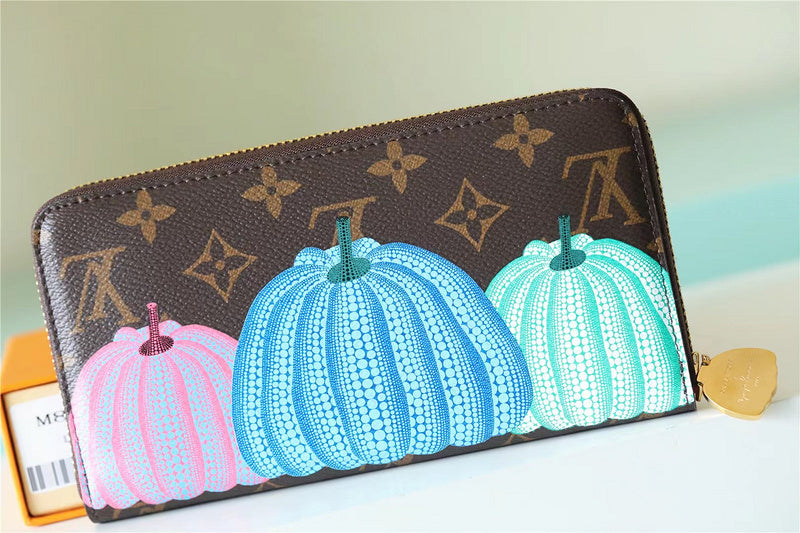 Fan Fashion Lu-Vi bags - 8742