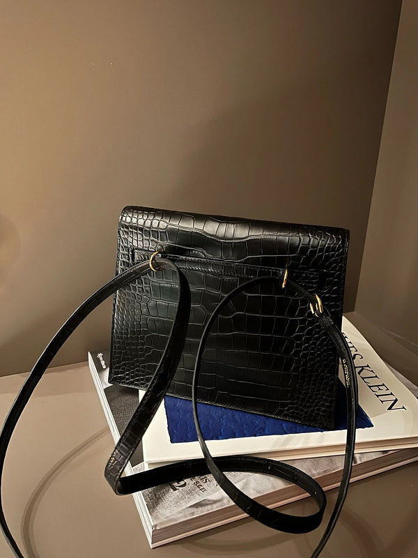 Amelia - HMS Bags - 1628