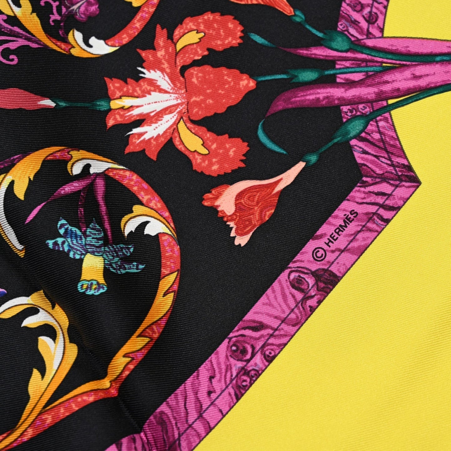 Amelia Silk Pierres d'Orient et d'Occident Scarf 90