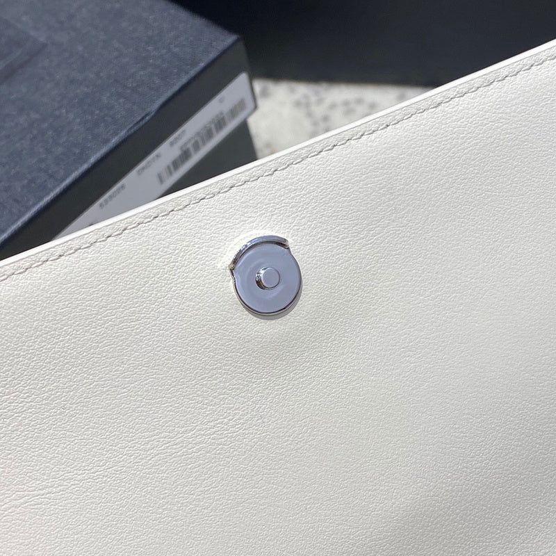 Amelia - YSL Bag - 3602