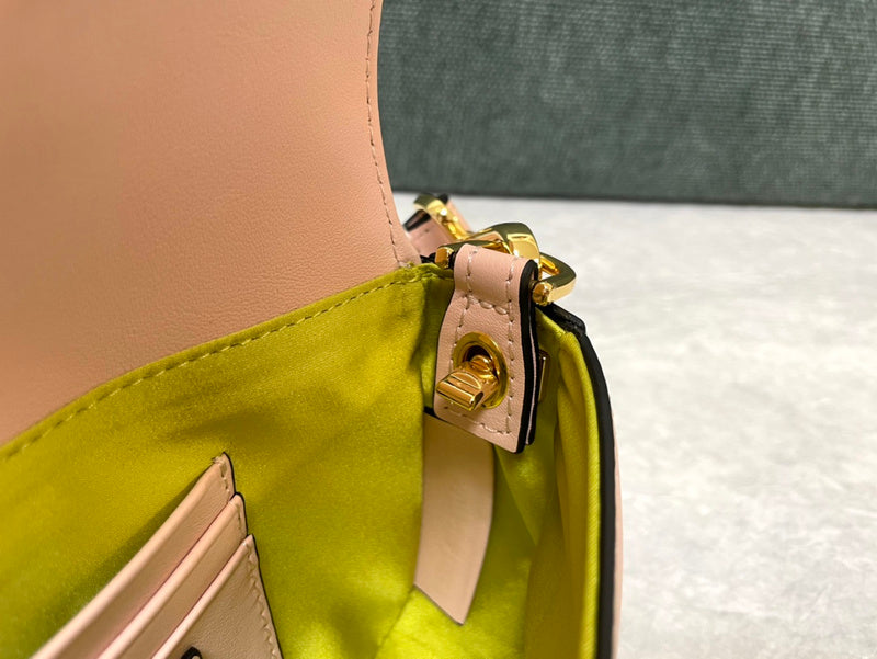 Amelia's Bag Gallery - VAR Bags - 218