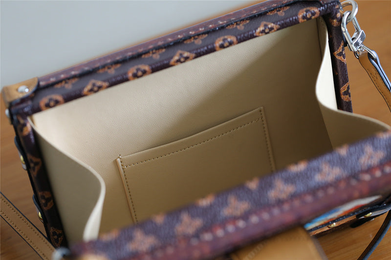 Fan Fashion Lu-Vi bags - 8222