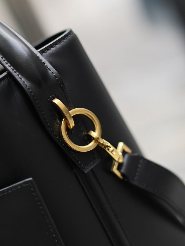 Amelia - YSL Bag - 1850