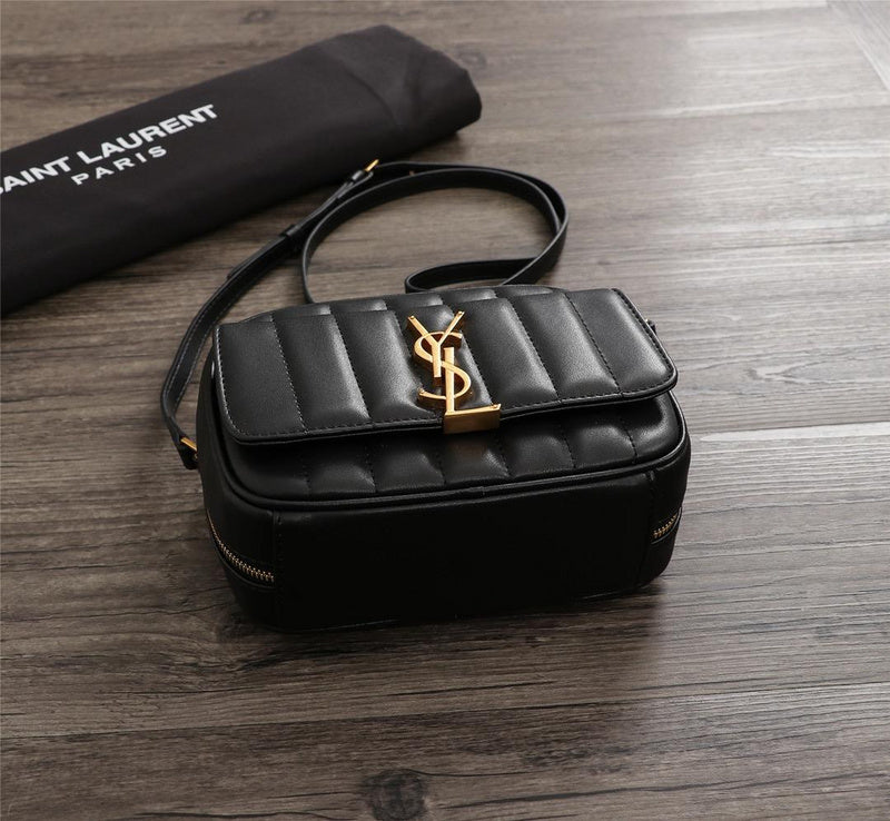 Amelia - YSL Bag - 2858
