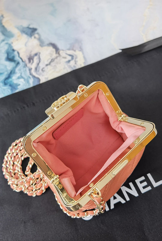 Wellow Bags - Chanel - Bags  - 390