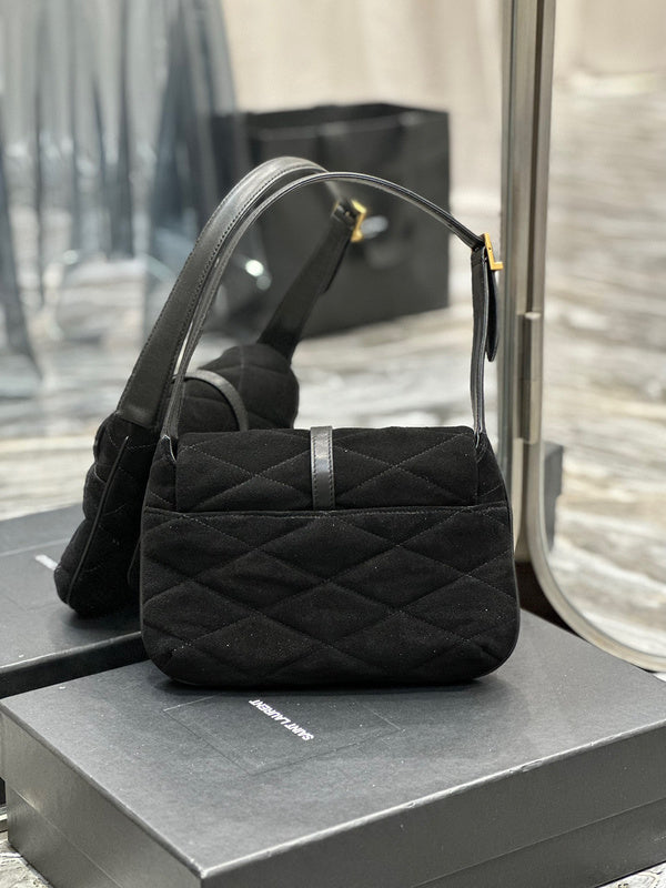 Amelia - YSL Bag - 3916