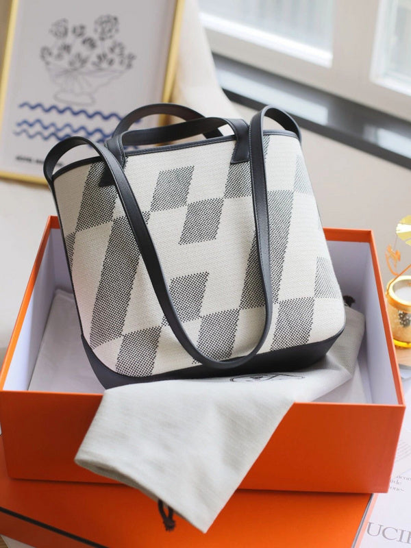 Amelia - HMS Bags - 1781