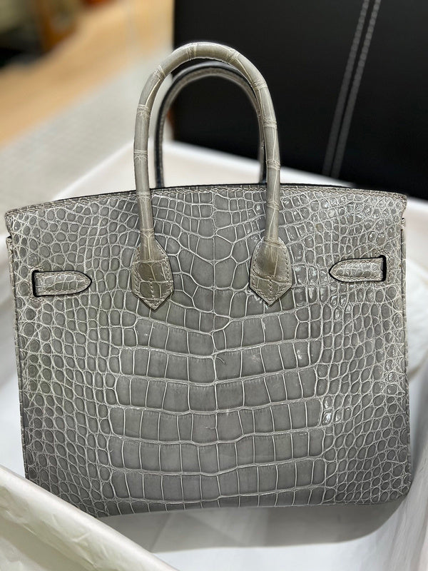 Amelia - HMS Bags - 1722