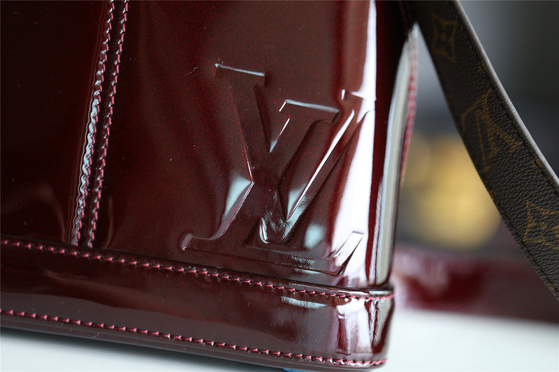 Fan Fashion Lu-Vi bags - 8279