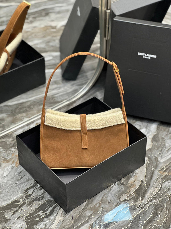 Amelia - YSL Bag - 2489