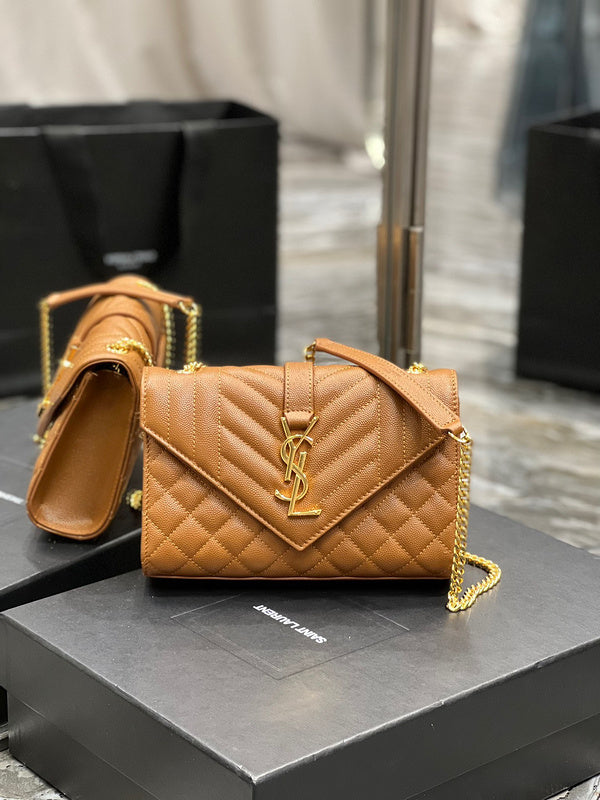 Amelia - YSL Bag - 1901