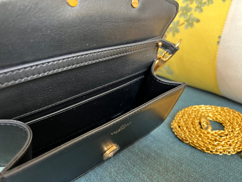 VAL LUXURY BAGS - FOR FASHION LOVERS  AFFORDABLE LUXURY BAGS- 1562