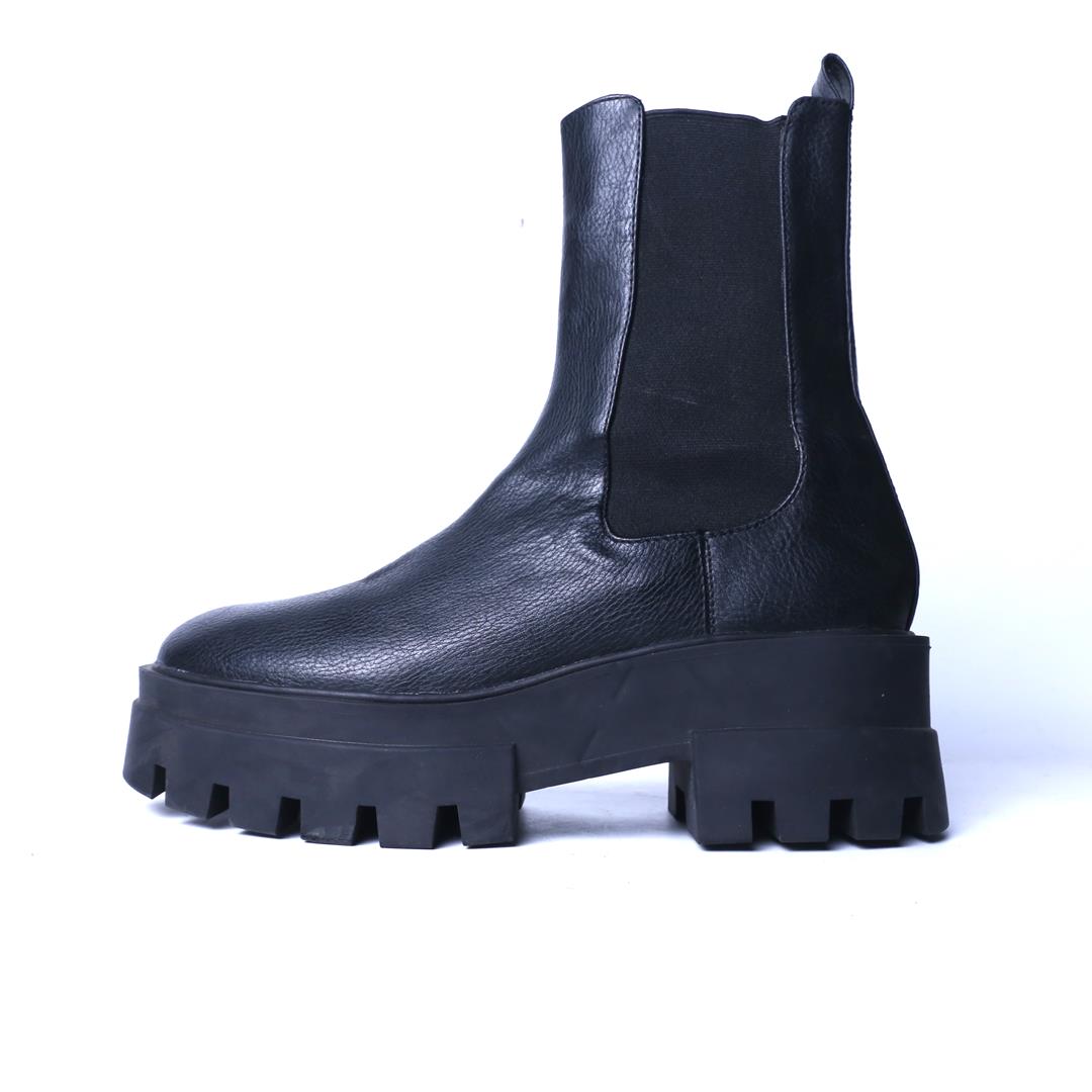 ZARA. .