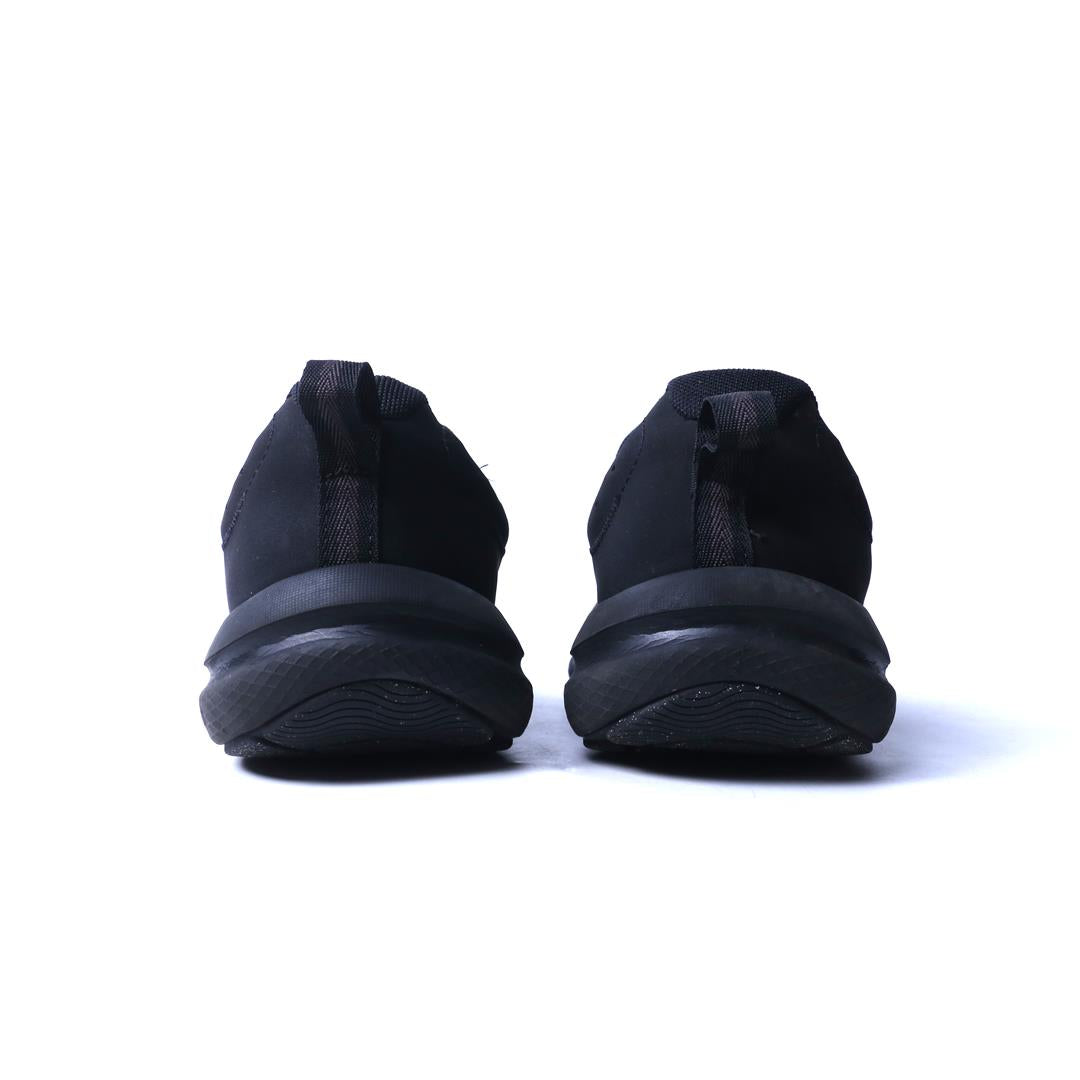 UNDER ARMOUR CHARGED ASSERT 10