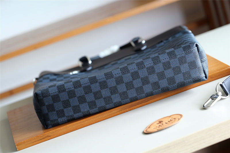 Fan Fashion Lu-Vi bags - 9884