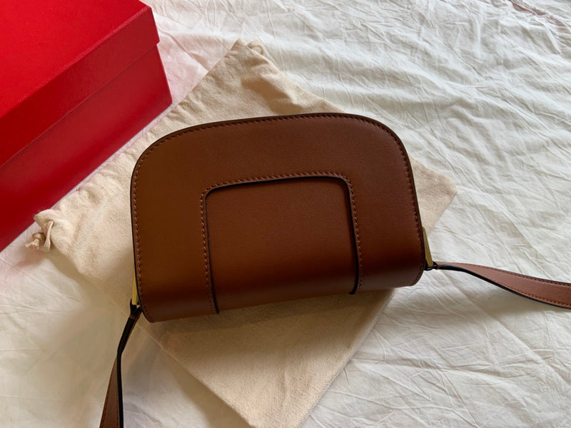 VAL LUXURY BAGS - FOR FASHION LOVERS  AFFORDABLE LUXURY BAGS- 722