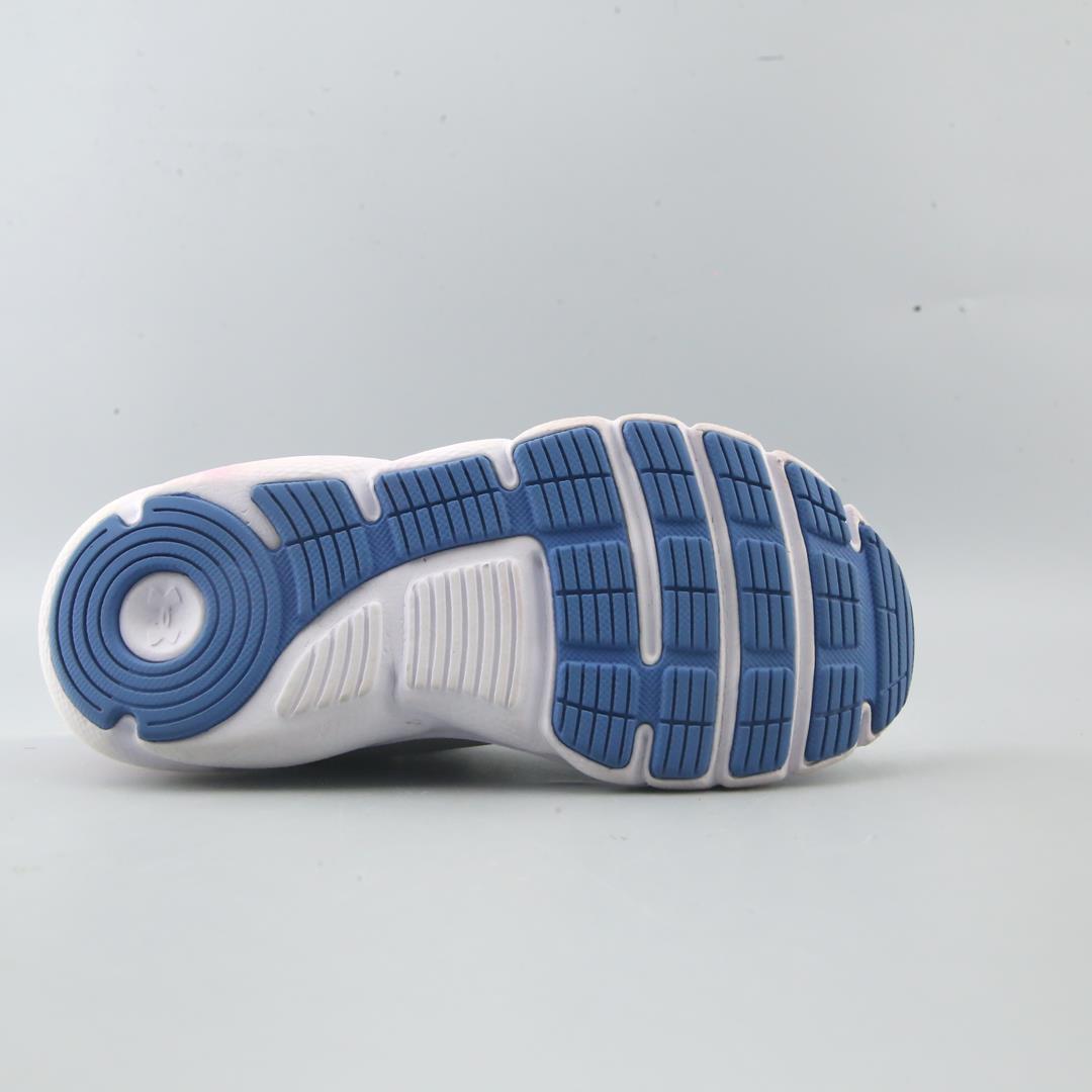 UNDER ARMOUR ASSERT 9