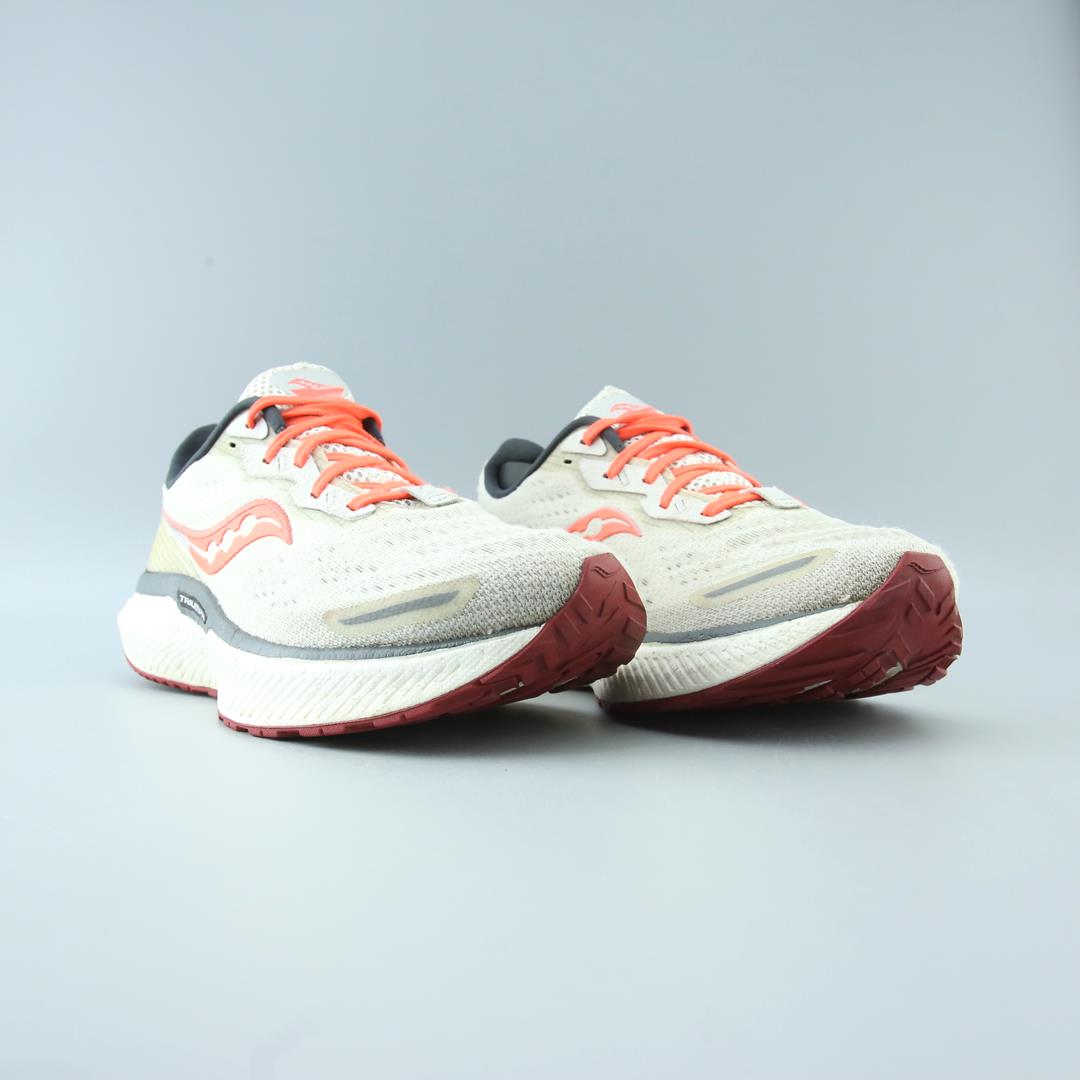 SAUCONY TRIUMPH 19