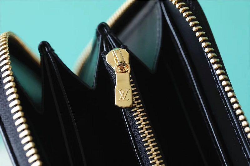 Fan Fashion Lu-Vi bags - 8736