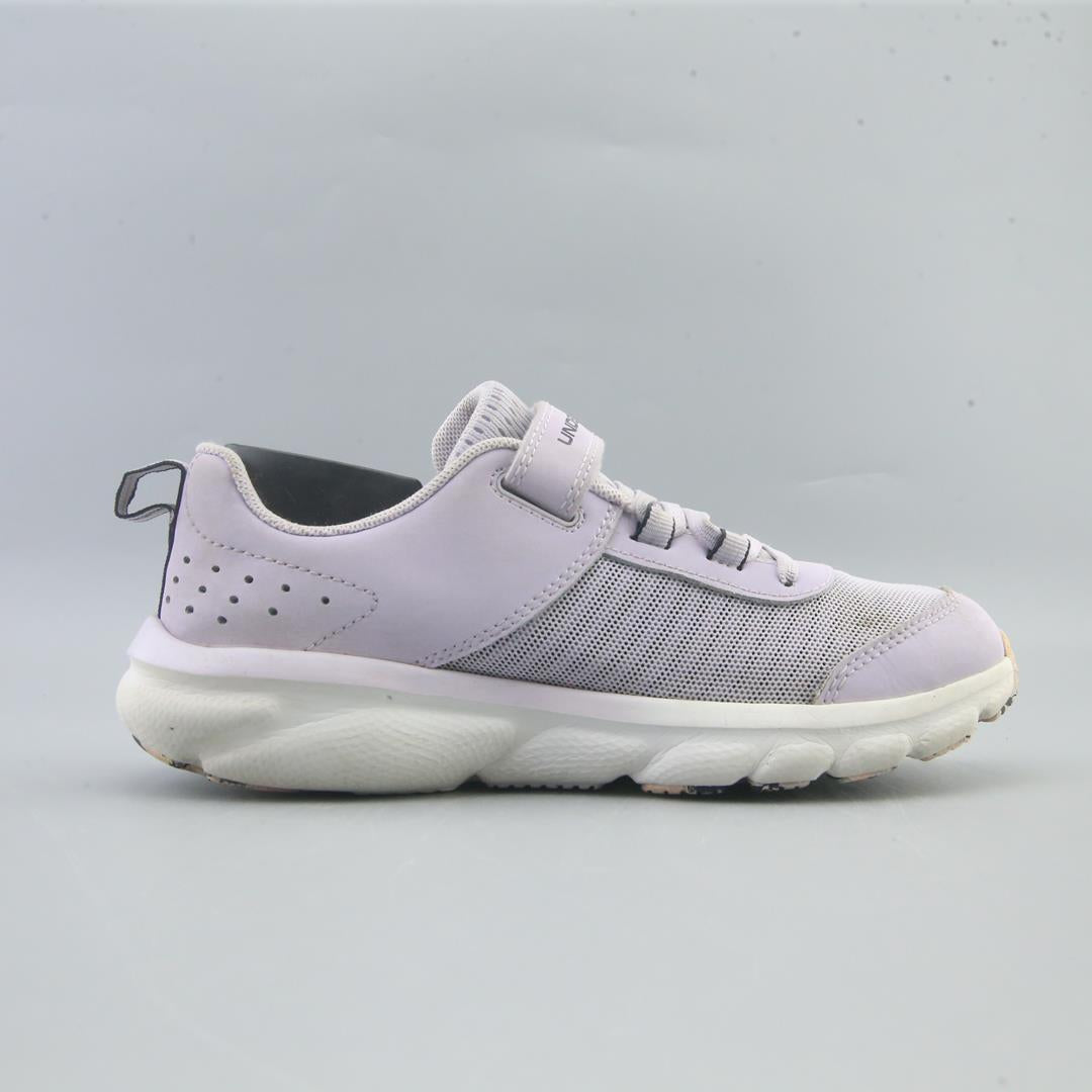 UNDER ARMOUR ASSERT 8
