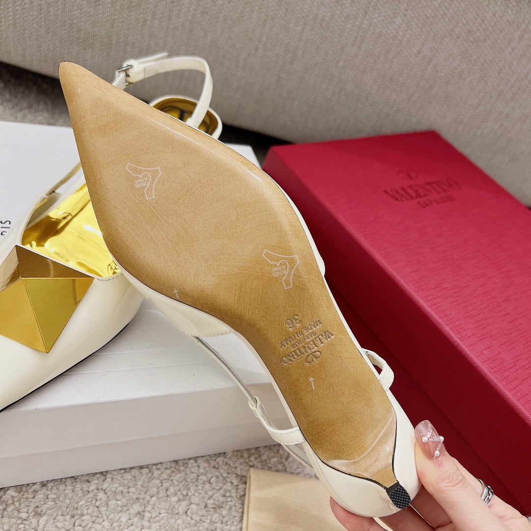 VAL -  Garavani One Stud Patent Slingback Pump With Maxi Stud White For Women
