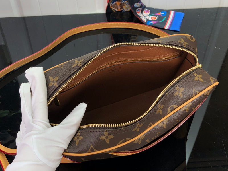 Fan Fashion Lu-Vi bags - 17357