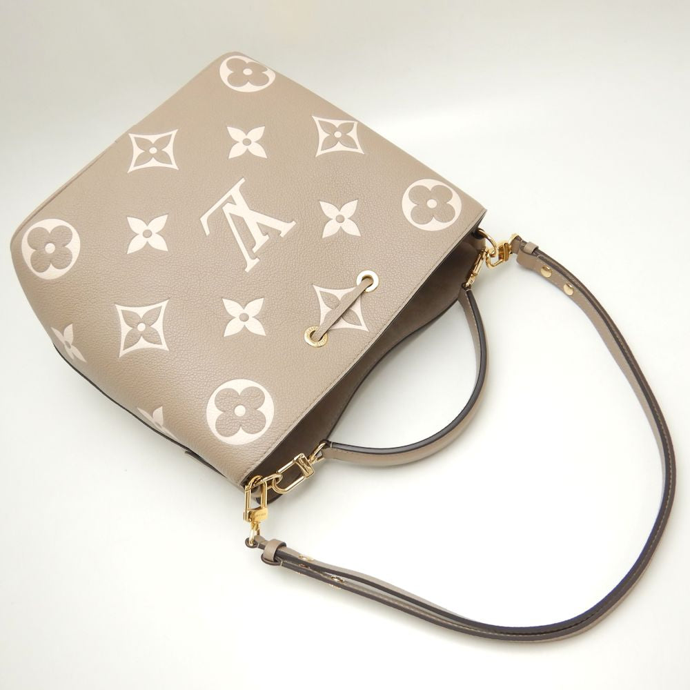 Louis Vuitton NeoNoe Shoulder Bag Bicolor Tourtrell Creme