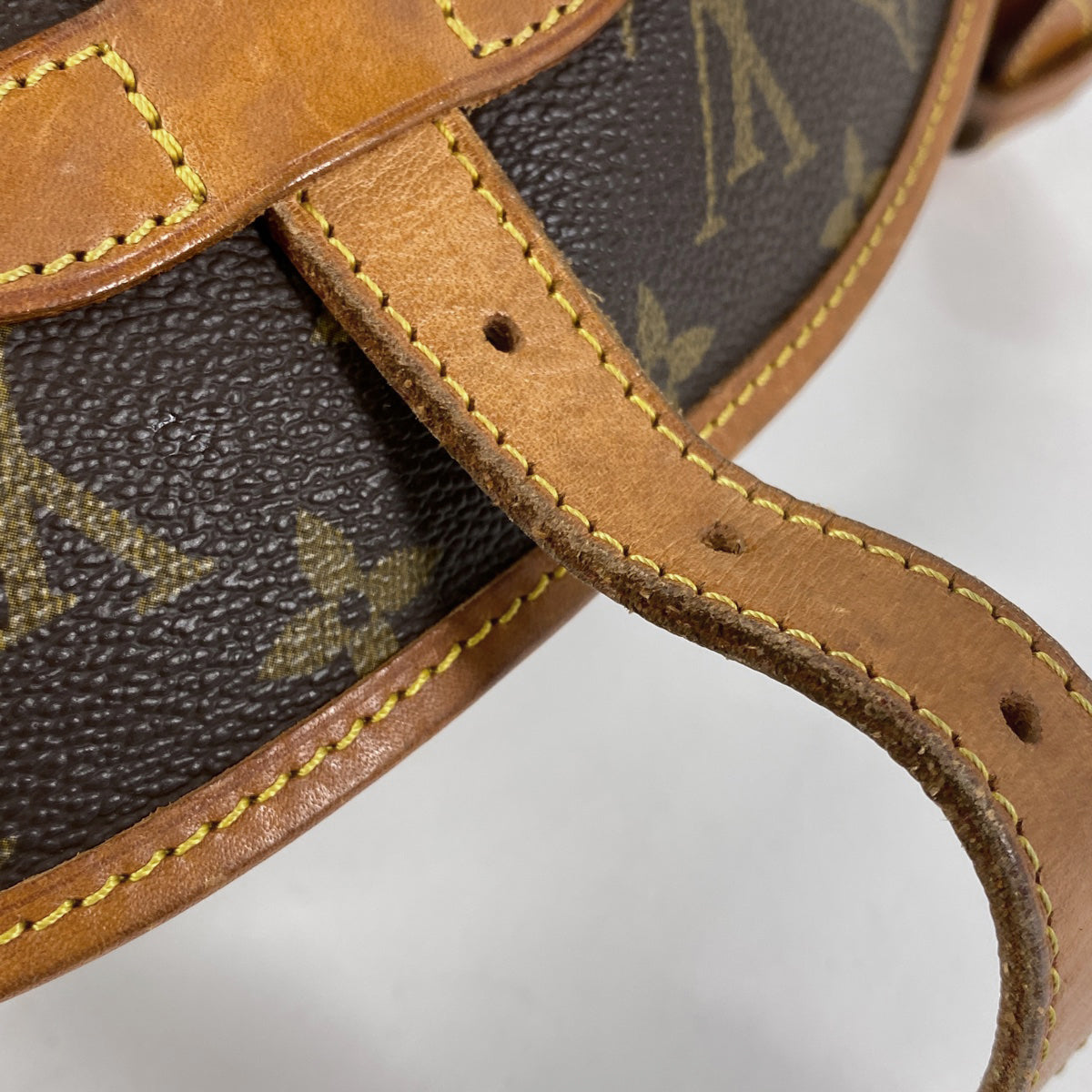 Louis Vuitton Saumur 30 Crossbody Shoulder Bag Monogram Brown