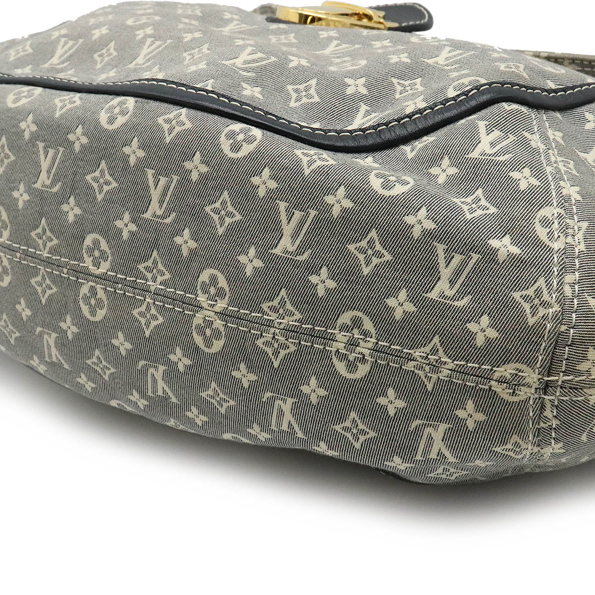 Louis Vuitton Idile Saumur Shoulder Bag Ankle Black