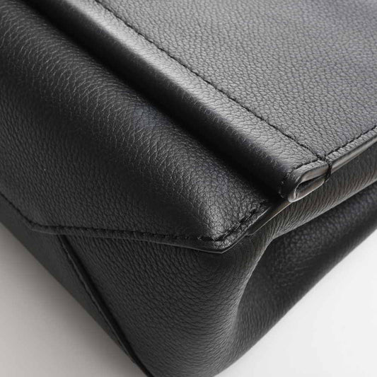 Louis Vuitton Leather LockMe Chain Shoulder Bag Noir Black