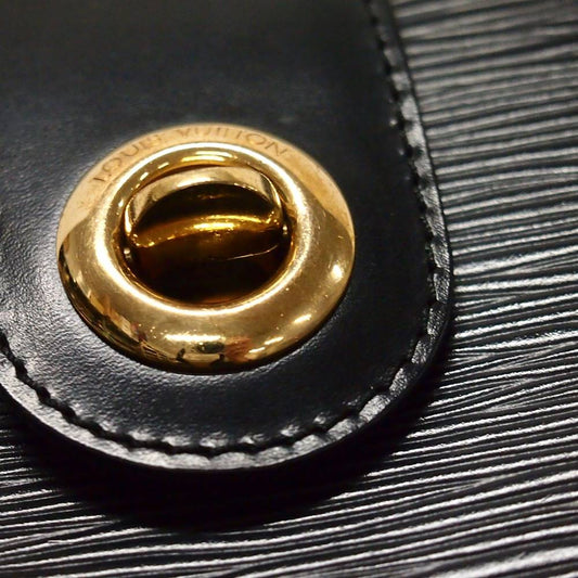 Louis Vuitton Epi Cluny Black Noir Shoulder Bag Shawl