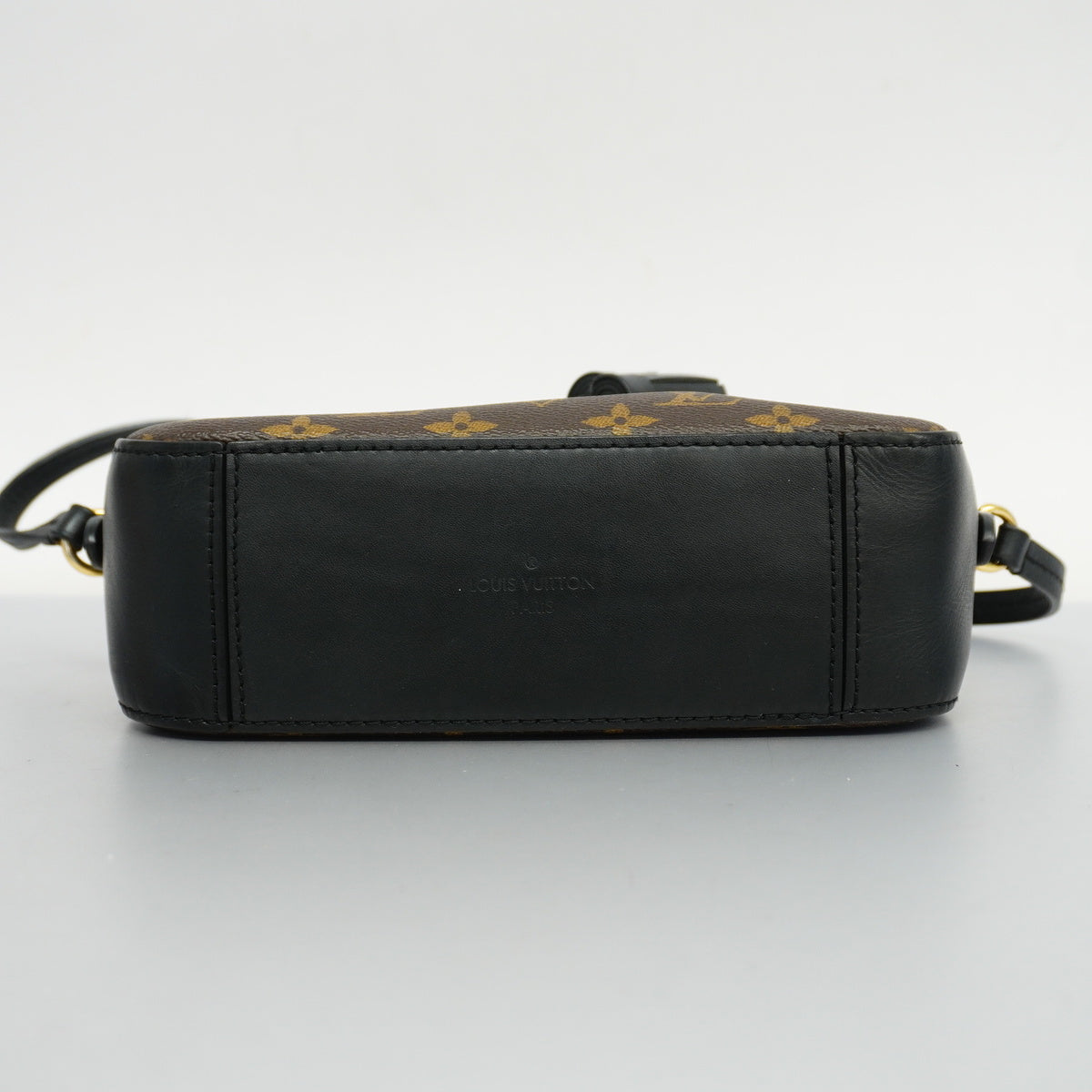 Louis Vuitton Shoulder Bag Monogram Saintonge