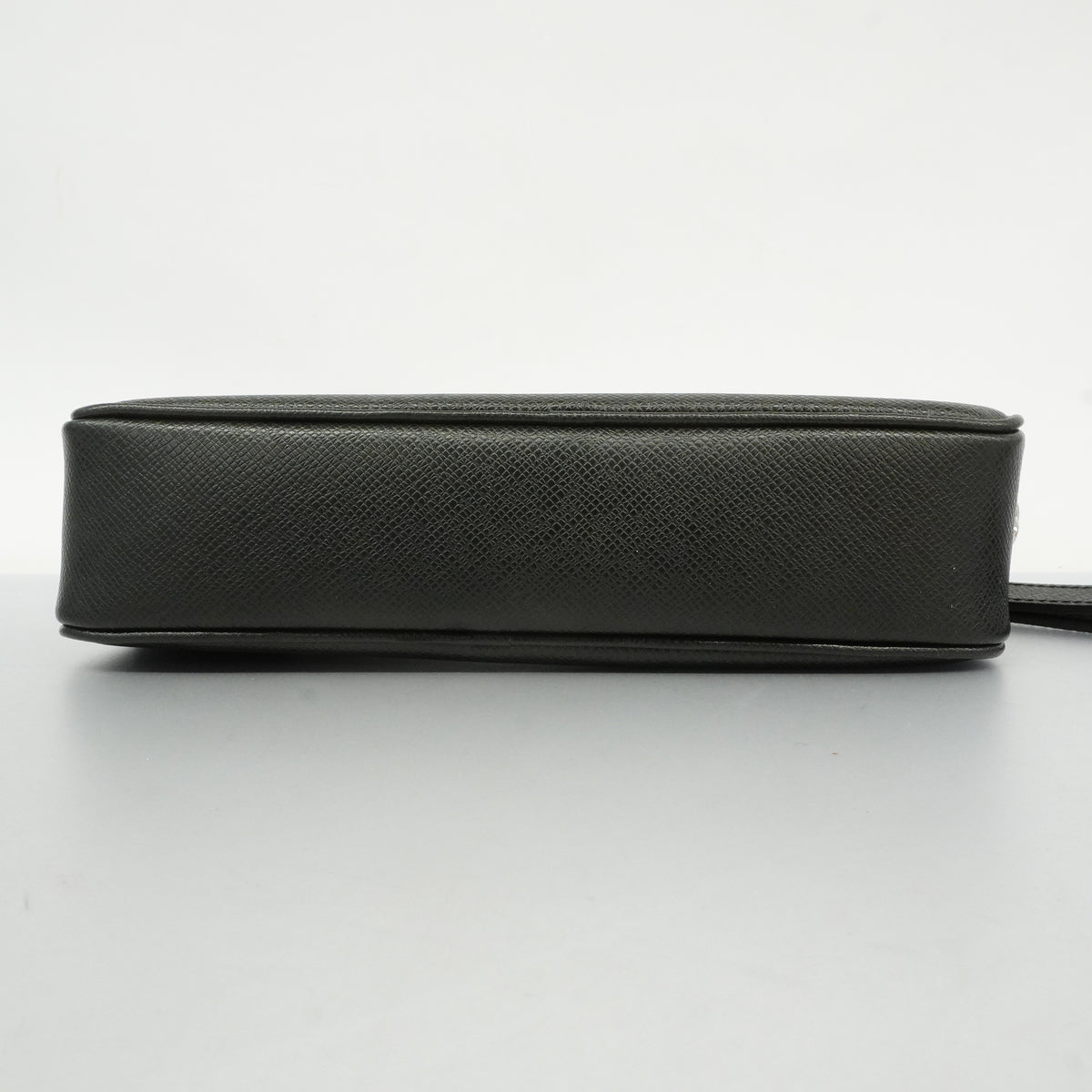 Louis Vuitton Clutch Bag Taiga Pochette Kasai