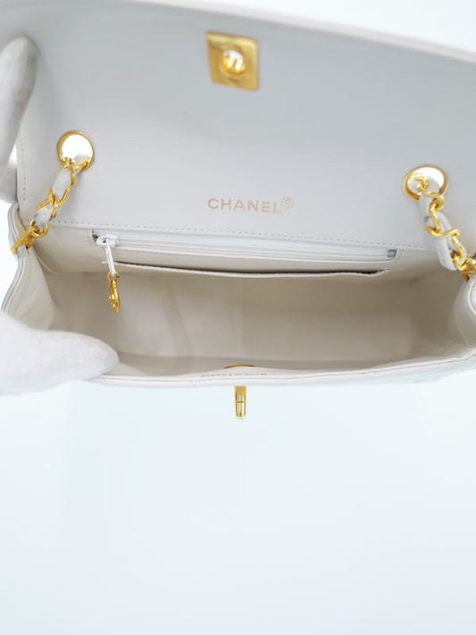 Chanel Matelasse Chain Shoulder Bag White