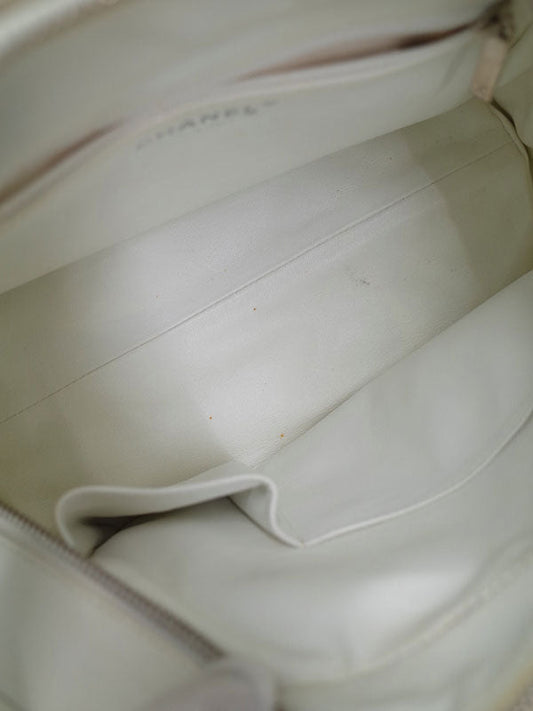 Chanel Matelasse Chain Shoulder Bag White