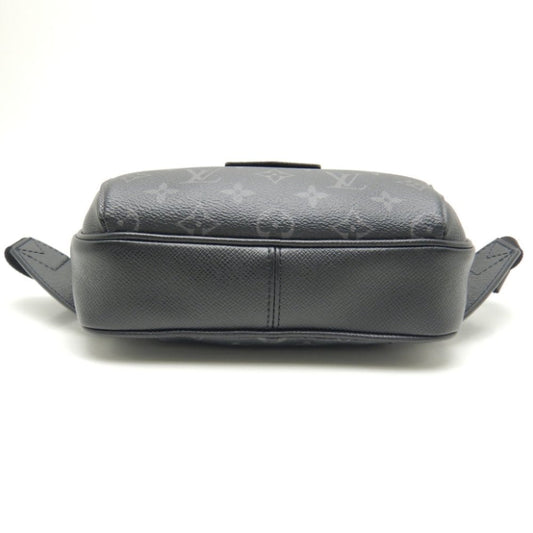 Louis Vuitton Eclipse Taiga Bum Bag Outdoor Noir Body Bag