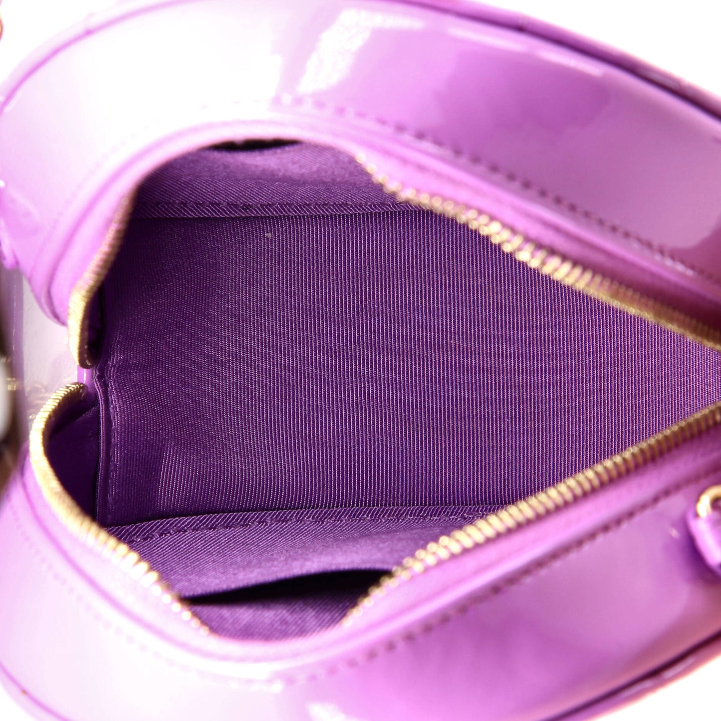 Round Clutch with Chain Quilted Patent Mini