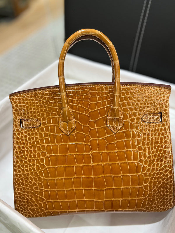 Amelia - HMS Bags - 1722