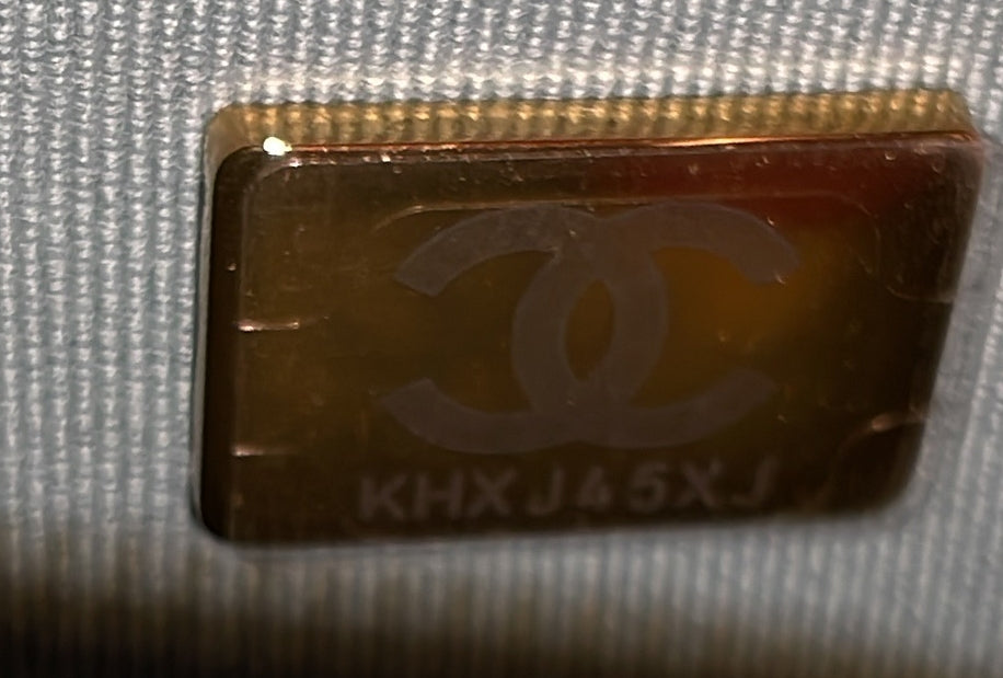 Wallet on Chain Quilted Caviar