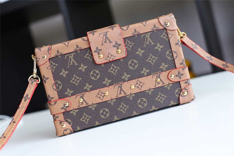 Fan Fashion Lu-Vi bags - 8220