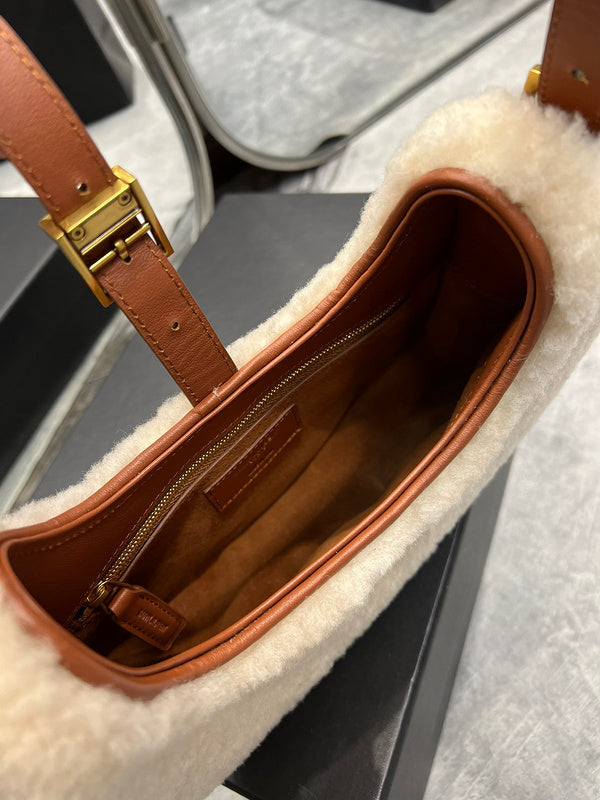 Amelia - YSL Bag - 3914