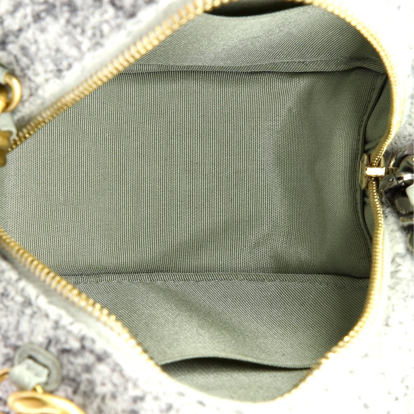 19 Round Clutch with Chain Quilted Tweed
