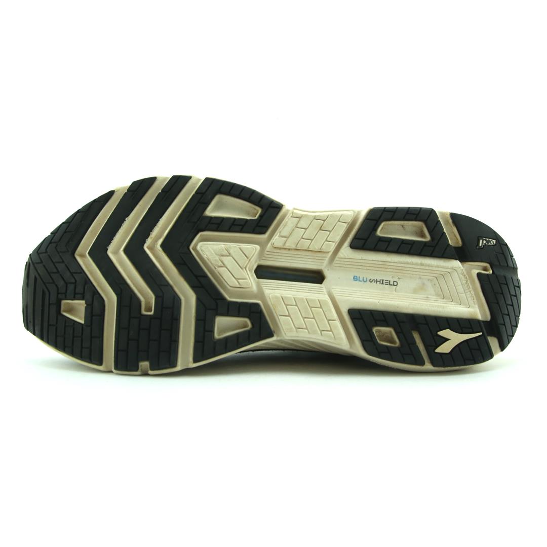 DIADORA MYTHOS BLUSHIELD VOLO 3