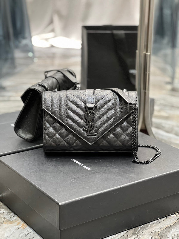 Amelia - YSL Bag - 1902