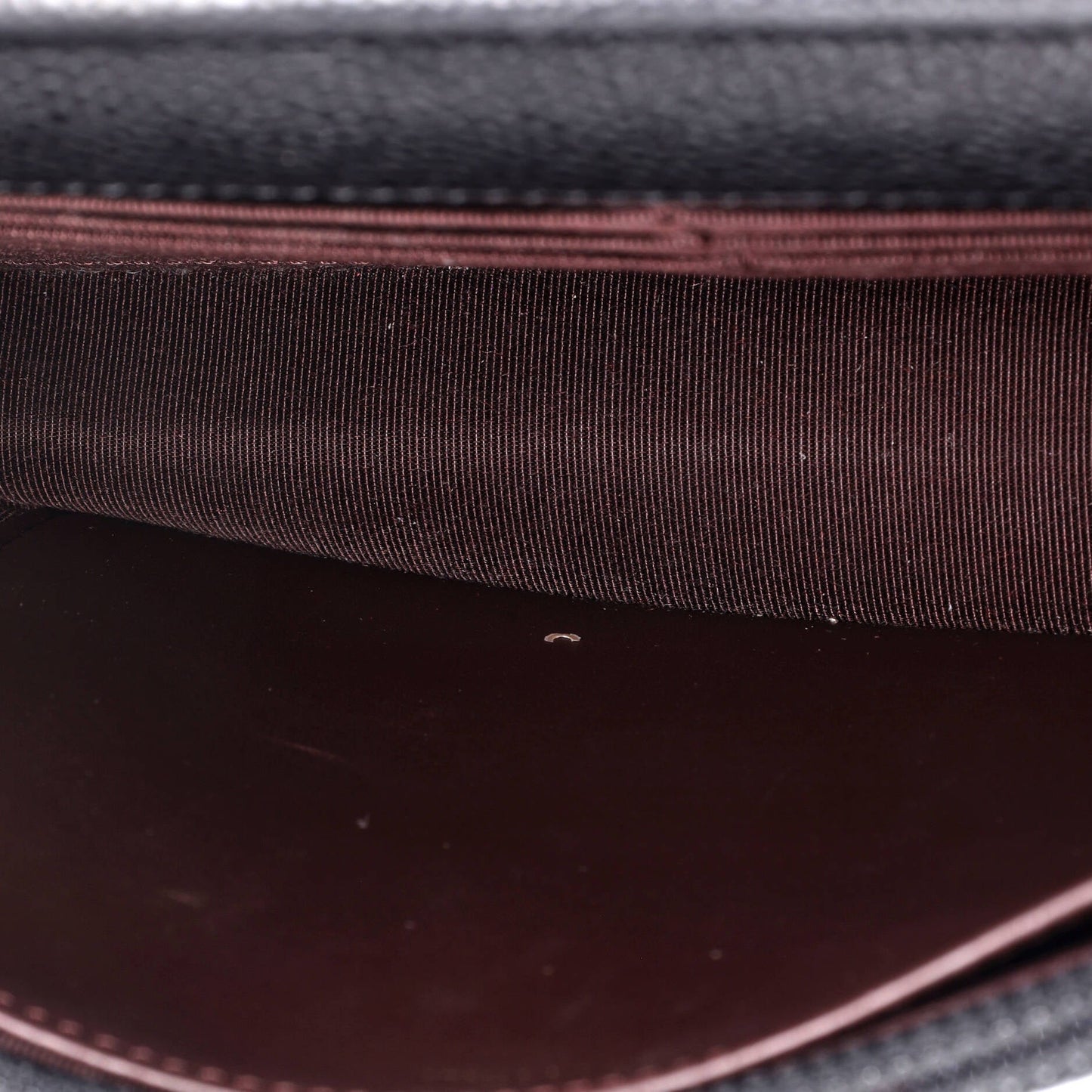 Wallet on Chain Quilted Caviar