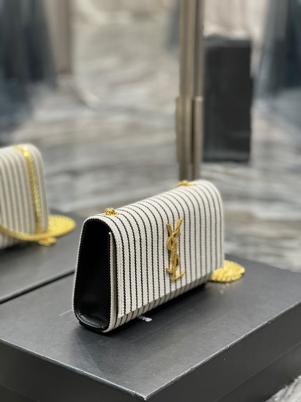 Amelia - YSL Bag - 4215