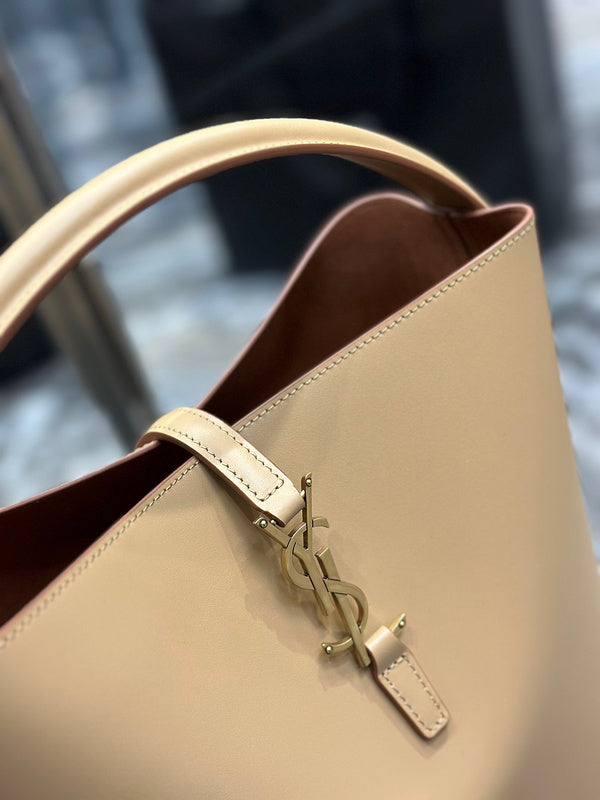 Amelia - YSL Bag - 3970