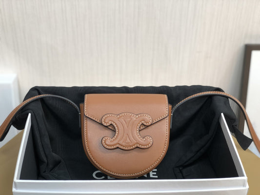 CE Mini Besace Cuir Triomphe Brown For Women 4in/11Amelia10J303DPQ.04LU