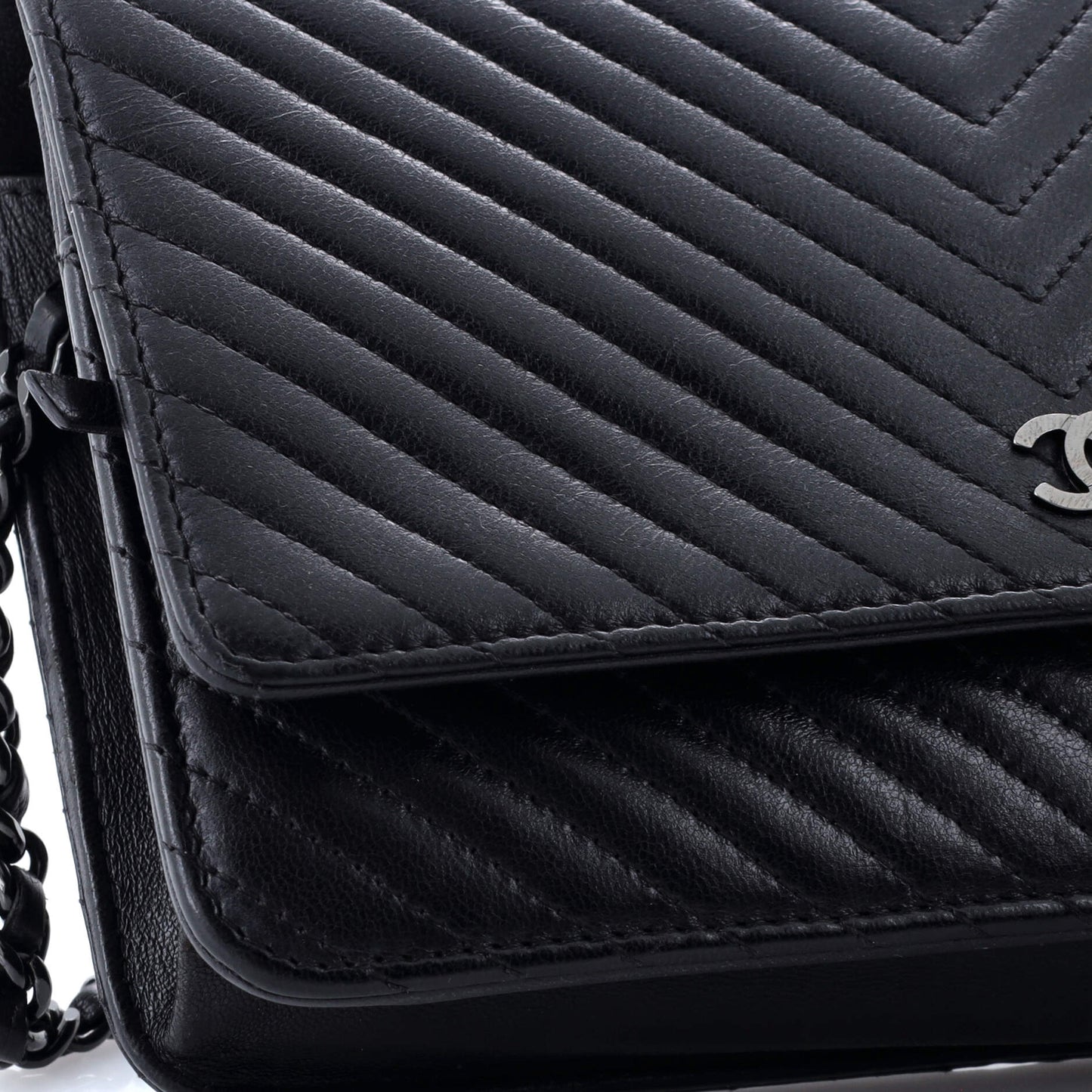 Wallet on Chain Chevron Lambskin