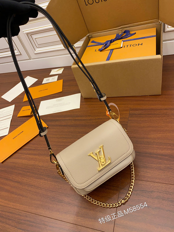Fan Fashion Lu-Vi bags - 17235